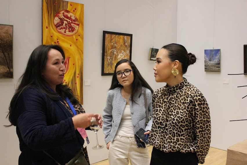 Үлкен сиськи бар орыс әйелі трахается